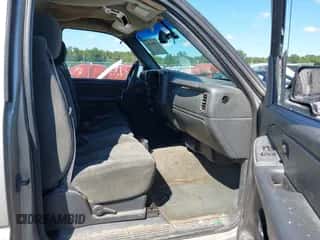 2004 Chevrolet Silverado 2500HD Work Truck z VIN 1GCHK24U24E170973, wystawiony jako IAAI lot #43080160 z przebiegiem 291 959 mil mil oraz . Historia ofert i sprzedaży dostępna na DreamBid. Obrazek 5.