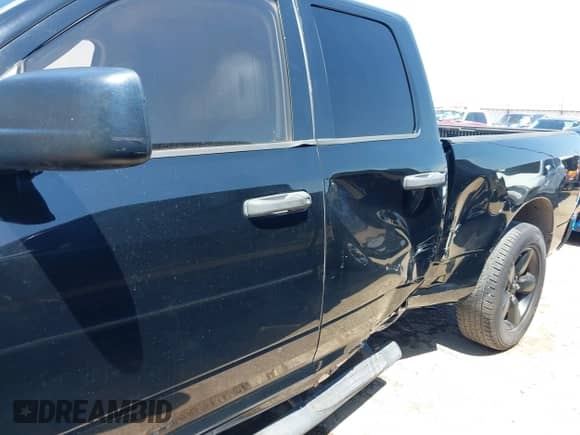 2014 Ram 1500 Express z VIN 1C6RR6FT9ES397972, wystawiony jako IAAI lot #42489926 z przebiegiem 108 147 mil mil oraz . Historia ofert i sprzedaży dostępna na DreamBid. Obrazek 6.