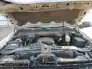 2009 Chevrolet Silverado 2500HD Work Truck z VIN 1GCHK44KX9F132841, wystawiony jako Copart lot #86765654 z przebiegiem 372 487 mil mil oraz Szkoda całkowita • Salvage title. Historia ofert i sprzedaży dostępna na DreamBid. Obrazek 11.