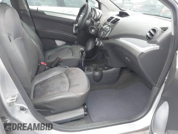 2013 Chevrolet Spark LS с VIN KL8CA6S95DC507353, выставлен на аукционе IAAI как лот 42358430 с пробегом 131 221 миль миль и . История ставок и продаж доступна на DreamBid. Изображение 5.