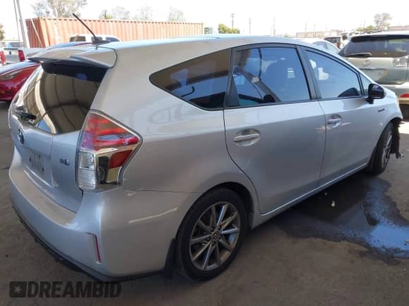 2015 Toyota Prius Two z VIN JTDZN3EU5FJ020477, wystawiony jako IAAI lot #42630019 z przebiegiem 304 911 mil mil oraz . Historia ofert i sprzedaży dostępna na DreamBid. Obrazek 4.