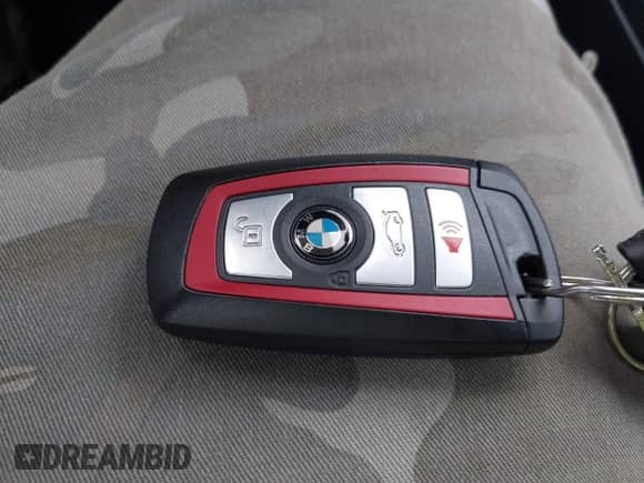 2015 BMW 4 Series 428i xDrive с VIN WBA3T1C53FP819938, выставлен на аукционе IAAI как лот 42523609 с пробегом 48 679 миль миль и . История ставок и продаж доступна на DreamBid. Изображение 11.