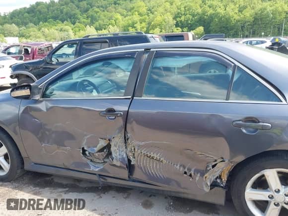 2014 Toyota Camry L z VIN 4T1BF1FK7EU463805, wystawiony jako IAAI lot #42275887 z przebiegiem 91 725 mil mil oraz . Historia ofert i sprzedaży dostępna na DreamBid. Obrazek 14.