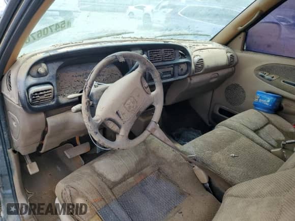 1998 Dodge 1500 с VIN 3B7HF13Y6WG183336, выставлен на аукционе Copart как лот 54706765 с пробегом Не указан миль и Списание • Salvage title. История ставок и продаж доступна на DreamBid. Изображение 8.