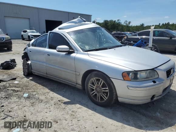 2008 Volvo S60 2.5T с VIN YV1RH592682676058, выставлен на аукционе Copart как лот 71983685 с пробегом Не указан миль и На запчасти • Non repairable. История ставок и продаж доступна на DreamBid. Изображение 4.
