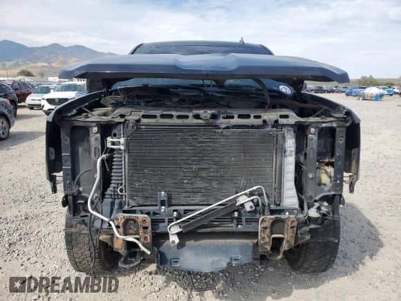 2015 Chevrolet Silverado 2500HD LTZ z VIN 1GC1KWE86FF110363, wystawiony jako Copart lot #71321545 z przebiegiem Nie podano mil oraz Szkoda całkowita • Salvage title. Historia ofert i sprzedaży dostępna na DreamBid. Obrazek 5.