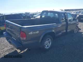 2004 Dodge Dakota z VIN 1D7HG12K64S549799, wystawiony jako IAAI lot #42953180 z przebiegiem 128 822 mil mil oraz . Historia ofert i sprzedaży dostępna na DreamBid. Obrazek 4.