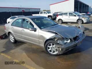2004 Mercedes-Benz C 240 с VIN WDBRF61J74A618477, выставлен на аукционе IAAI как лот 41894135 с пробегом 103 171 миль миль и . История ставок и продаж доступна на DreamBid. Изображение 1.