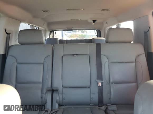 2019 Chevrolet Suburban LT z VIN 1GNSKHKC5KR384582, wystawiony jako Copart lot #68978555 z przebiegiem 115 941 mil mil oraz Szkoda całkowita • Salvage title. Historia ofert i sprzedaży dostępna na DreamBid. Obrazek 10.