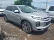 2021 Mitsubishi Outlander ES z VIN JA4ARUAUXMU034927, wystawiony jako IAAI lot #42539567 z przebiegiem 54 473 mil mil oraz . Historia ofert i sprzedaży dostępna na DreamBid. Obrazek 1.