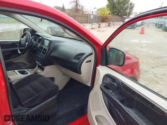 2014 Dodge Grand Caravan SXT 30th Anniversary with VIN 2C4RDGCG8ER265128, listed as a IAAI auction lot 43268078 with 270,860 mi miles and . Bid and sale history available at DreamBid. Image 5.