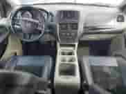 2017 Dodge Grand Caravan SXT z VIN 2C4RDGCG8HR696914, wystawiony jako Copart lot #80707915 z przebiegiem 178 258 mil mil oraz Szkoda całkowita • Salvage title. Historia ofert i sprzedaży dostępna na DreamBid. Obrazek 8.