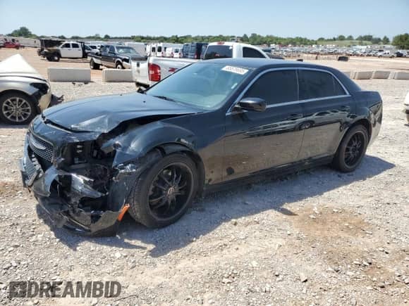 2017 Chrysler 300 Limited z VIN 2C3CCARG2HH526927, wystawiony jako Copart lot #65579695 z przebiegiem 145 176 mil mil oraz Szkoda całkowita • Salvage title. Historia ofert i sprzedaży dostępna na DreamBid. Obrazek 1.