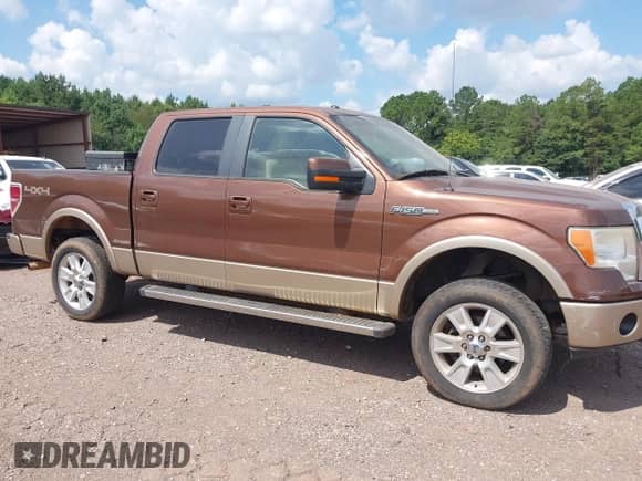 2011 Ford F-150 XLT z VIN 1FTFW1ET5BFC04648, wystawiony jako IAAI lot #42769931 z przebiegiem 224 400 mil mil oraz . Historia ofert i sprzedaży dostępna na DreamBid. Obrazek 13.