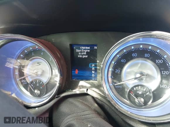 2014 Chrysler 300 S с VIN 2C3CCAGG8EH255726, выставлен на аукционе IAAI как лот 42639282 с пробегом 170 416 миль миль и . История ставок и продаж доступна на DreamBid. Изображение 7.