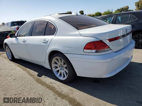 2005 BMW 7 Series 745i z VIN WBAGL63545DP76015, wystawiony jako Copart lot #58576814 z przebiegiem Nie podano mil oraz Szkoda całkowita • Salvage title. Historia ofert i sprzedaży dostępna na DreamBid. Obrazek 2.