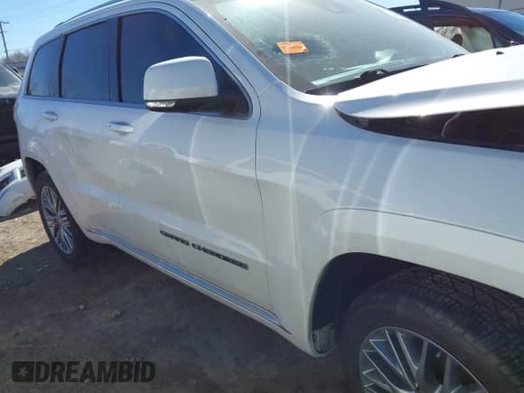 2017 Jeep Grand Cherokee Summit с VIN 1C4RJFJT4HC927934, выставлен на аукционе IAAI как лот 41681152 с пробегом 131 351 миль миль и . История ставок и продаж доступна на DreamBid. Изображение 14.