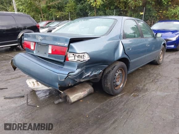 2001 Toyota Camry CE с VIN 4T1BG22K21U869591, выставлен на аукционе IAAI как лот 43231383 с пробегом 202 893 миль миль и . История ставок и продаж доступна на DreamBid. Изображение 4.