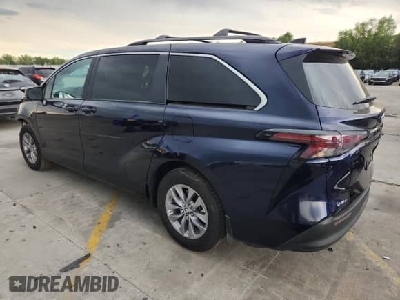 2025 Toyota Sienna LE with VIN 5TDKRKEC7SS246654, listed as a Copart auction lot 80691045 with 10,579 mi miles and Salvage title. Bid and sale history available at DreamBid. Image 2.