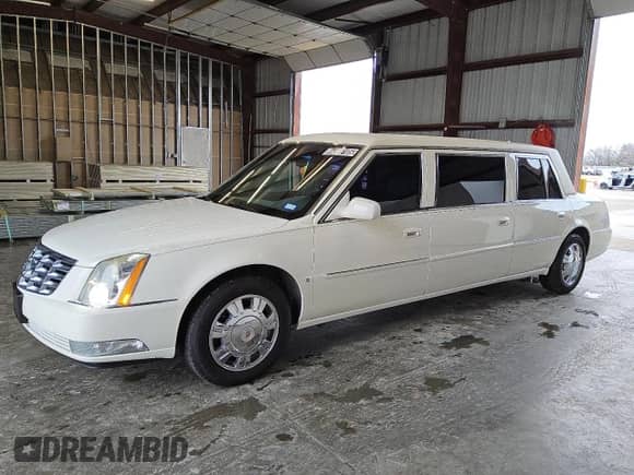2009 Cadillac DTS Professional Limousine с VIN 1GEEK90Y49U550082, выставлен на аукционе Copart как лот 44596105 с пробегом 53 866 миль миль и Чистый • Clean title. История ставок и продаж доступна на DreamBid. Изображение 1.