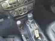 2021 Jeep Wrangler Unlimited Sahara Altitude z VIN 1C4HJXEG9MW522241, wystawiony jako IAAI lot #42647966 z przebiegiem 55 789 mil mil oraz . Historia ofert i sprzedaży dostępna na DreamBid. Obrazek 11.