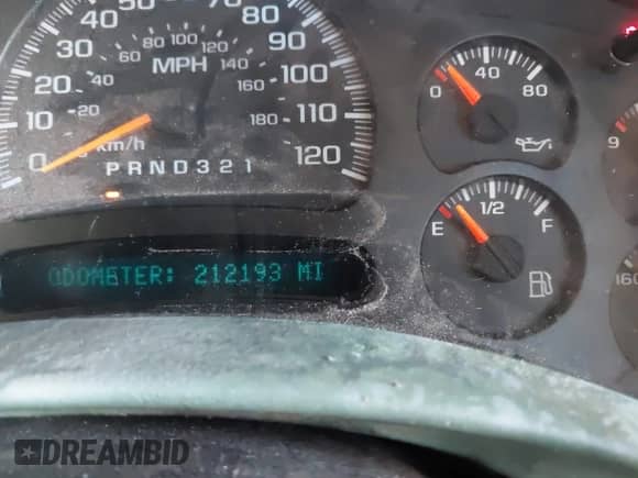 2006 Chevrolet Silverado 2500HD Work Truck z VIN 1GBHC24UX6E231121, wystawiony jako IAAI lot #42819477 z przebiegiem 212 193 mil mil oraz . Historia ofert i sprzedaży dostępna na DreamBid. Obrazek 7.