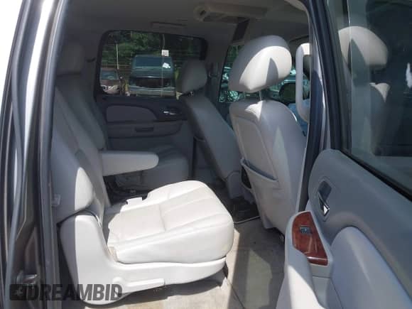 2012 Chevrolet Suburban LT с VIN 1GNSCJE06CR248341, выставлен на аукционе IAAI как лот 42327172 с пробегом 277 755 миль миль и . История ставок и продаж доступна на DreamBid. Изображение 8.