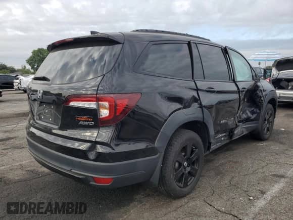 2022 Honda Pilot TrailSport with VIN 5FNYF6H80NB055832, listed as a Copart auction lot 81258265 with 19,989 mi miles and Salvage title. Bid and sale history available at DreamBid. Image 3.