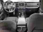 2022 Jeep Wrangler Unlimited Sahara с VIN 1C4HJXEN0NW110192, выставлен на аукционе Copart как лот 61589665 с пробегом 32 965 миль миль и Списание • Salvage title. История ставок и продаж доступна на DreamBid. Изображение 8.