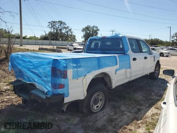 2022 Ford F-250 XL with VIN 1FT7W2A67NEF36319, listed as a Copart auction lot 65253425 with 41,452 mi miles and Salvage title. Bid and sale history available at DreamBid. Image 3.