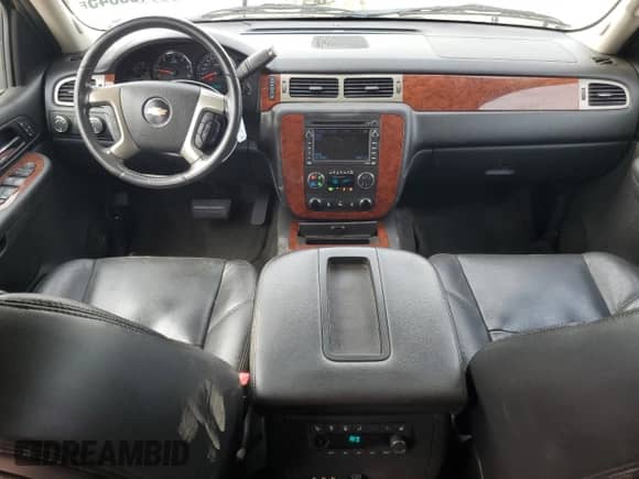 2009 Chevrolet Suburban LTZ with VIN 1GNFK36359R210164, listed as a Copart auction lot 81458345 with 134,921 mi miles and Salvage title. Bid and sale history available at DreamBid. Image 8.