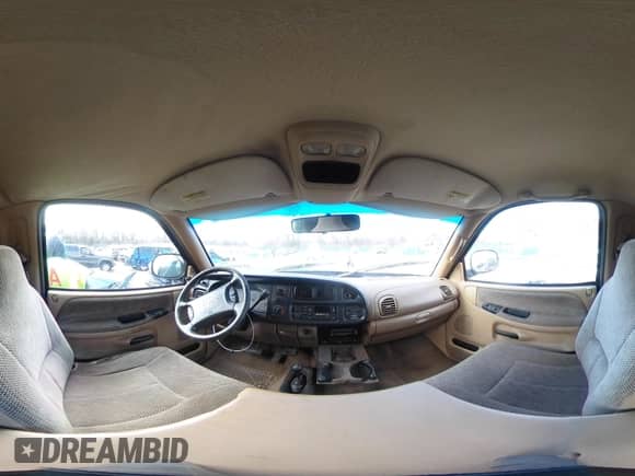 1998 Dodge 1500 z VIN 3B7HF16Z9WM220840, wystawiony jako IAAI lot #41595328 z przebiegiem 199 281 mil mil oraz . Historia ofert i sprzedaży dostępna na DreamBid. Obrazek 20.