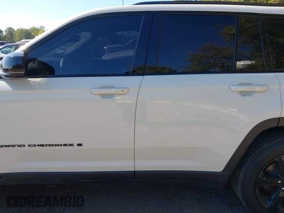 2023 Jeep Grand Cherokee Laredo with VIN 1C4RJHAG4PC513470, listed as a IAAI auction lot 43297054 with 37,533 mi miles and . Bid and sale history available at DreamBid. Image 14.