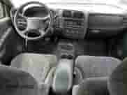 2001 Chevrolet S-10 LS with VIN 1GCDT13W61K225690, listed as a Copart auction lot 58546865 with 176,558 mi miles and Clean title. Bid and sale history available at DreamBid. Image 8.