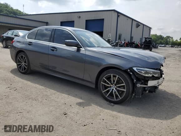 2021 BMW 3 Series 330i xDrive z VIN WBA5R7C07MFK50674, wystawiony jako Copart lot #65429365 z przebiegiem 56 776 mil mil oraz Szkoda całkowita • Salvage title. Historia ofert i sprzedaży dostępna na DreamBid. Obrazek 4.