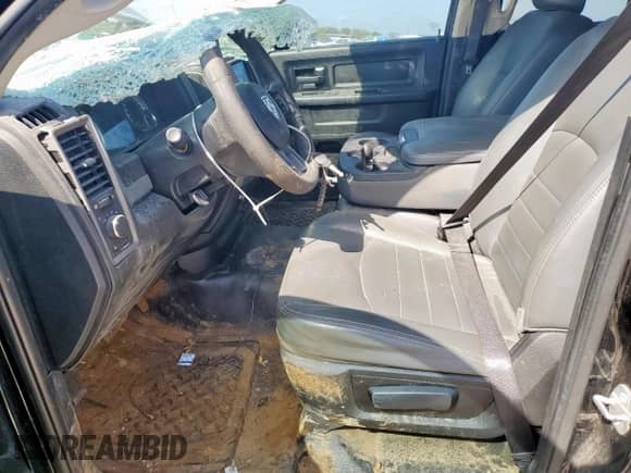 2020 Ram 1500 Tradesman z VIN 1C6RR6FG5LS138587, wystawiony jako Copart lot #64634175 z przebiegiem 101 306 mil mil oraz Czysty tytuł • Clean title. Historia ofert i sprzedaży dostępna na DreamBid. Obrazek 7.