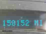 2005 Chevrolet Silverado 1500 LS z VIN 2GCEC19V751152385, wystawiony jako IAAI lot #43360918 z przebiegiem 158 152 mil mil oraz . Historia ofert i sprzedaży dostępna na DreamBid. Obrazek 16.