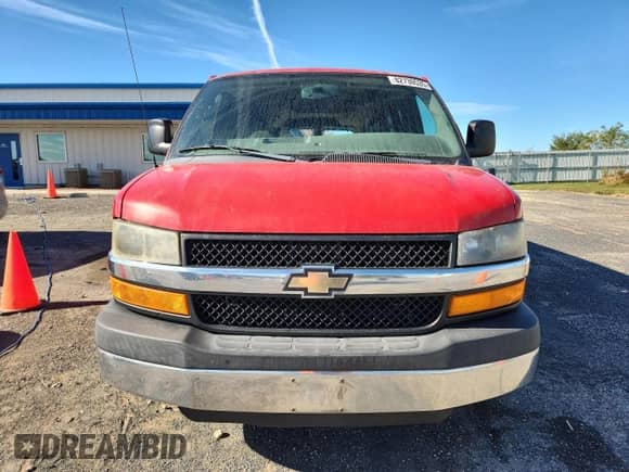 2012 Chevrolet Express Passenger 1LT with VIN 1GAZG1FA2C1182672, listed as a Copart auction lot 82730535 with 183,286 mi miles and Non repairable. Bid and sale history available at DreamBid. Image 5.