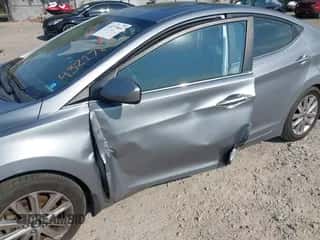 2015 Hyundai Elantra SE z VIN KMHDH4AE5FU293872, wystawiony jako IAAI lot #43277841 z przebiegiem 176 953 mil mil oraz . Historia ofert i sprzedaży dostępna na DreamBid. Obrazek 6.