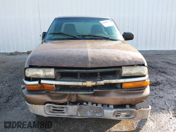 2002 Chevrolet S-10 LS with VIN 1GCCS19W228175875, listed as a IAAI auction lot 43480829 with 176,823 mi miles and . Bid and sale history available at DreamBid. Image 6.