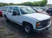 1994 Chevrolet Suburban z VIN 1GNEC16K1RJ369699, wystawiony jako IAAI lot #42175268 z przebiegiem 147 813 mil mil oraz . Historia ofert i sprzedaży dostępna na DreamBid. Obrazek 1.