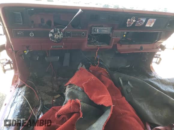 1978 Chevrolet Caprice с VIN 1N69L8C110615, выставлен на аукционе Copart как лот 69853815 с пробегом Не указан миль и Списание • Salvage title. История ставок и продаж доступна на DreamBid. Изображение 8.