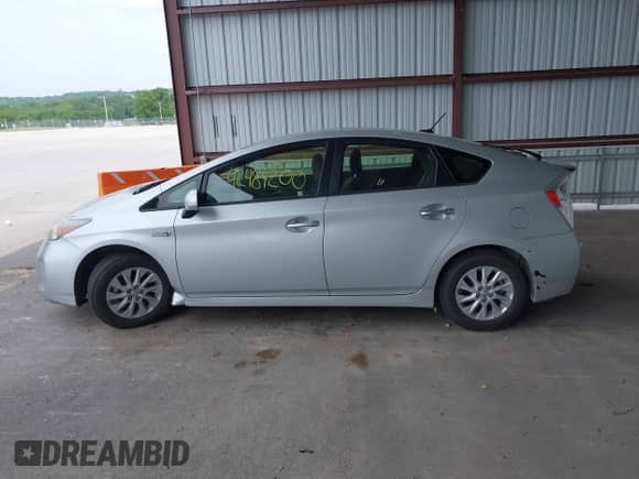 2013 Toyota Prius with VIN JTDKN3DP8D3043430, listed as a IAAI auction lot 42484200 with 247,835 mi miles and . Bid and sale history available at DreamBid. Image 14.
