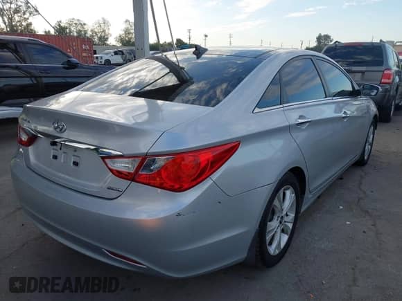 2013 Hyundai Sonata SE with VIN 5NPEC4ACXDH617718, listed as a IAAI auction lot 43302766 with 101,192 mi miles and . Bid and sale history available at DreamBid. Image 4.