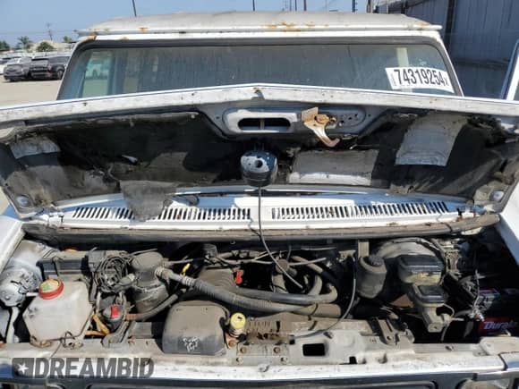 1994 Chevrolet Chevy Van с VIN 1GBEG25K1RF118547, выставлен на аукционе Copart как лот 74319254 с пробегом 179 866 миль миль и Чистый • Clean title. История ставок и продаж доступна на DreamBid. Изображение 12.