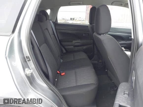 2021 Mitsubishi Outlander ES z VIN JA4APUAU9MU032592, wystawiony jako IAAI lot #41639189 z przebiegiem 44 326 mil mil oraz . Historia ofert i sprzedaży dostępna na DreamBid. Obrazek 8.