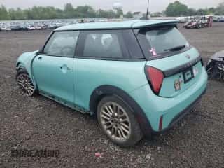 2025 MINI Hardtop Cooper S with VIN WMW23GD06S2W32332, listed as a Copart auction lot 55635155 with 10,282 mi miles and Salvage title. Bid and sale history available at DreamBid. Image 2.