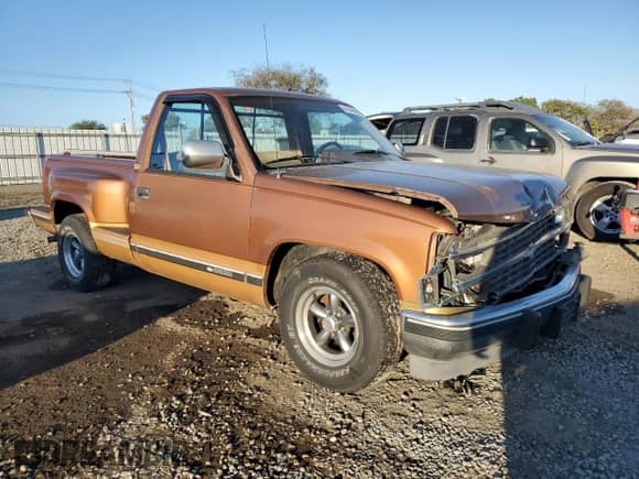 1989 Chevrolet Silverado 1500 с VIN 1GCDC14KXKZ106030, выставлен на аукционе Copart как лот 44542865 с пробегом 360 999 миль миль и Списание • Salvage title. История ставок и продаж доступна на DreamBid. Изображение 4.