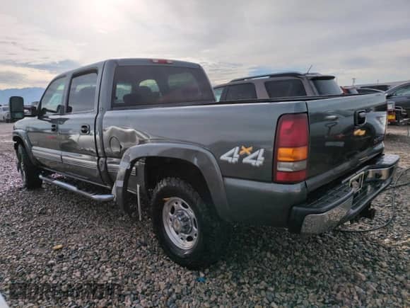 2002 Chevrolet Silverado 1500HD LT с VIN 1GCGK13U02F217612, выставлен на аукционе Copart как лот 47384975 с пробегом 198 138 миль миль и Списание • Salvage title. История ставок и продаж доступна на DreamBid. Изображение 2.