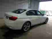 2017 BMW 3 Series 328d xDrive z VIN WBA8F1C59HK825711, wystawiony jako Copart lot #49440605 z przebiegiem 130 082 mil mil oraz Szkoda całkowita • Salvage title. Historia ofert i sprzedaży dostępna na DreamBid. Obrazek 3.